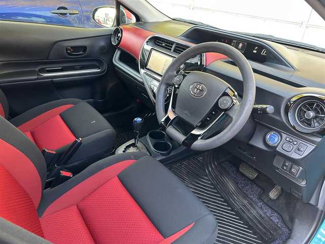 トヨタ アクア S 茨城県 2019(令1)年 7.6万km クリアエメラルドパールクリスタルシャイン ToyotaSafetySene/【PCS/LDA】/純正SDナビ/【AM/FM/CD/DVD/BT/フルセグ】/バックカメラ/ETC/前後ドラレコ/コーナーセンサー/ステアリングスイッチ/オートライト/オートハイビーム/保証書/取扱説明書