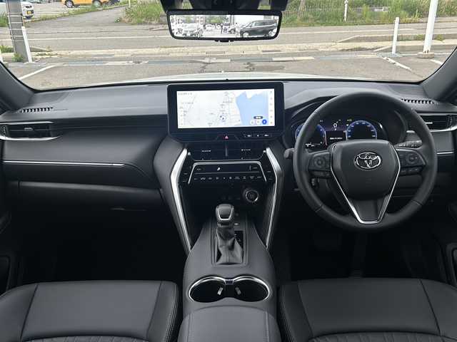 トヨタ ハリアー G 石川県 2025(令7)年 0.1万km プラチナホワイトパールマイカ ワンオーナー/純正モデリスタフルエアロ/純正12.3インチSDナビゲーション/【フルセグTV/Bluetooth/USB/AppleCarplay/AndroidAuto】/・ETC2.0/衝突回避支援パッケージ/・プリクラッシュセーフティ/・レーダークルーズコントロール/・レーントレーシングアシスト/・アダプティブハイビームシステム/・ロードサインアシスト/デジタルインナーミラー/バックカメラ/運転席パワーシート/パワーバックドア/LEDヘッドライト/・オートハイビーム/・オートライト/・LEDフォグランプ/スマートキー/・プッシュスタート/・スペアキー/取扱説明書/新車時保証書