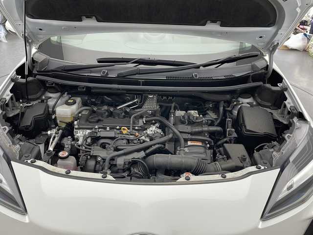 トヨタ ヤリスクロス ハイブリッド Z 長野県 2022(令4)年 5.5万km ホワイトパールクリスタルシャイン 4WD/純正メモリナビ/Blutooth/USB入力端子/全方位カメラ/ビルトインETC/追従式クルーズコントロール/ステアリングスイッチ/運転席パワーシート/前席シートヒーター/オートホールドブレーキ/電子パーキングブレーキ/前後コーナーセンサー/社外前後ドライブレコーダー/LTA/PCS/BSM/RCTA/PKSB/RSA/パワーバックドア/電動格納ウインカーミラー/ドアミラーヒーター/純正18インチアルミホイール装着/オートハイライト/オートライト/純正ドアバイザー/スマートキー/プッシュスタート