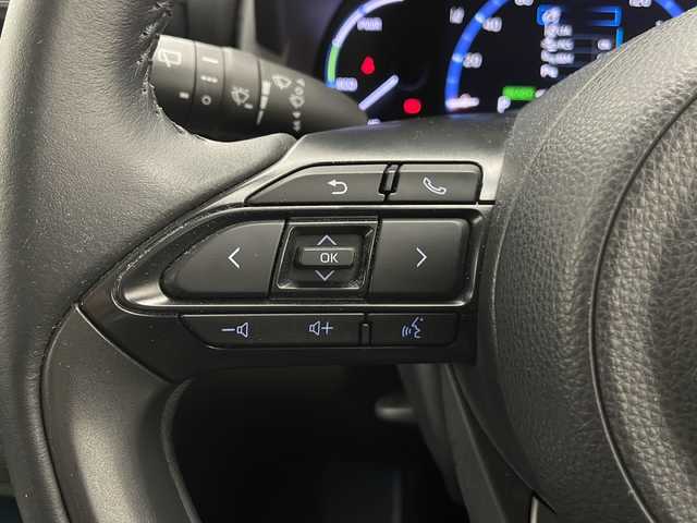 トヨタ ヤリスクロス ハイブリッド Z 長野県 2022(令4)年 5.5万km ホワイトパールクリスタルシャイン 4WD/純正メモリナビ/Blutooth/USB入力端子/全方位カメラ/ビルトインETC/追従式クルーズコントロール/ステアリングスイッチ/運転席パワーシート/前席シートヒーター/オートホールドブレーキ/電子パーキングブレーキ/前後コーナーセンサー/社外前後ドライブレコーダー/LTA/PCS/BSM/RCTA/PKSB/RSA/パワーバックドア/電動格納ウインカーミラー/ドアミラーヒーター/純正18インチアルミホイール装着/オートハイライト/オートライト/純正ドアバイザー/スマートキー/プッシュスタート