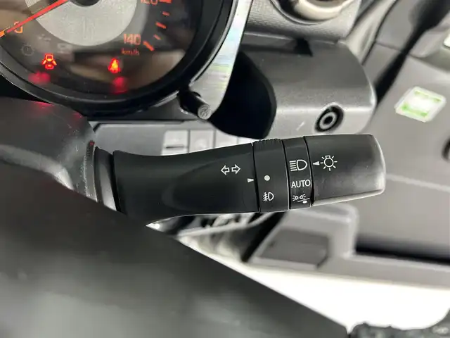スズキ ジムニー XC 佐賀県 2023(令5)年 2.1万km ミディアムグレー 純正8型ナビ/（ＡＭ/ＦＭ/CD/DVD/Bluetooth/フルセグTV）/バックカメラ/クルーズコントロール/前後ドライブレコーダー/衝突被害軽減システム/レーンアシスト/コーナーセンサー/シートヒーター/ビルトインETC/LEDヘッドライト/オートエアコン/盗難防止装置/横滑り防止装置/車線逸脱警報/ダウンヒルアシストコントロール/センターデフロック/オートライト/オートマチックハイビーム/スマートキー/スペアキー有/プッシュスタート/純正フロアマット/純正16インチアルミホイール	/ステアリングスイッチ/電動格納ミラー
