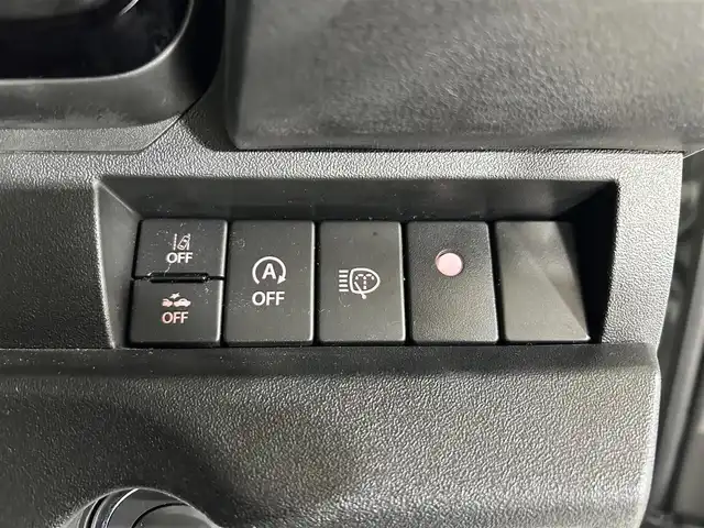スズキ ジムニー XC 佐賀県 2023(令5)年 2.1万km ミディアムグレー 純正8型ナビ/（ＡＭ/ＦＭ/CD/DVD/Bluetooth/フルセグTV）/バックカメラ/クルーズコントロール/前後ドライブレコーダー/衝突被害軽減システム/レーンアシスト/コーナーセンサー/シートヒーター/ビルトインETC/LEDヘッドライト/オートエアコン/盗難防止装置/横滑り防止装置/車線逸脱警報/ダウンヒルアシストコントロール/センターデフロック/オートライト/オートマチックハイビーム/スマートキー/スペアキー有/プッシュスタート/純正フロアマット/純正16インチアルミホイール	/ステアリングスイッチ/電動格納ミラー