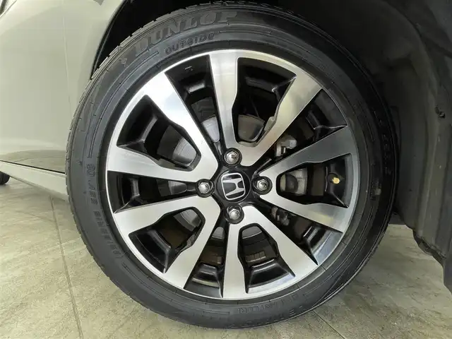 ホンダ フィット RS 群馬県 2013(平25)年 7.3万km ポリッシュドメタルメタリック 純正HDDナビ　バックカメラ　寒冷地仕様　ＨＩＤライト　オートライト　純正１６インチＡＷ　ステアリングリモコン　パドルシフト　横滑り防止装置　スマートキー　ＥＴＣ　ドライブレコーダー　禁煙車