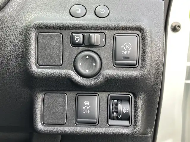 日産 ノート メダリスト 埼玉県 2013(平25)年 1.9万km ブリリアントホワイトパール 登録時18773km/ワンオーナー/スーパーチャージャー/純正SDナビ【MC312D-W】/　・アラウンドビューモニター/　・フルセグTV/　・CD/DVD再生/　・Bluetooth接続/　・USB/AUX端子/　・SDミュージックサーバー/黒ハーフレザーシート/革巻きステアリング/純正15インチAW/アイドリングストップ/インテリジェントキー×2/プッシュスタートボタン/電動格納ミラー/ドアバイザー/フォグランプ/ETC/保証書/取扱説明書/ナビ取扱説明書/日産ディーラー整備記録簿/（H26.H28.H29.H30.H31.R2.R3.R4.R5.R6.R7）/