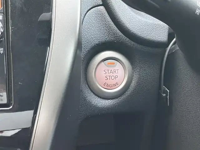日産 ノート メダリスト 埼玉県 2013(平25)年 1.9万km ブリリアントホワイトパール 登録時18773km/ワンオーナー/スーパーチャージャー/純正SDナビ【MC312D-W】/　・アラウンドビューモニター/　・フルセグTV/　・CD/DVD再生/　・Bluetooth接続/　・USB/AUX端子/　・SDミュージックサーバー/黒ハーフレザーシート/革巻きステアリング/純正15インチAW/アイドリングストップ/インテリジェントキー×2/プッシュスタートボタン/電動格納ミラー/ドアバイザー/フォグランプ/ETC/保証書/取扱説明書/ナビ取扱説明書/日産ディーラー整備記録簿/（H26.H28.H29.H30.H31.R2.R3.R4.R5.R6.R7）/