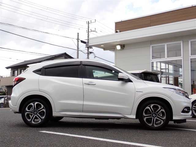 ホンダ ヴェゼル ハイブリッド Z ホンダセンシング 千葉県 2020(令2)年 3.6万km パール ワンオーナー/純正8インチSDナビ/・CD/DVD再生/・CD録音/・Blue tooth/・フルセグTV/バックカメラ/ビルトインETC/ナビ連動ドライブレコーダー/ハーフレザー/シートヒーター/Honda SENSING/コンフォートビューパッケージ/ルーフレール/LEDヘッドライト/LEDフォグランプ/プッシュスタート/スマートキー2本/サイド/カーテンエアバッグ/保証書/取扱説明書/