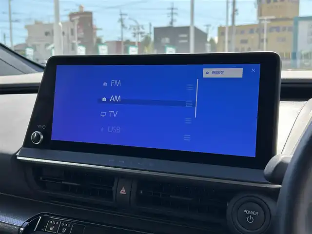 トヨタ プリウス Z 愛媛県 2023(令5)年 4.3万km グレー 禁煙車/登録時走行距離：42731km/純正12.3インチディスプレイオーディオ/フルセグTV/充電用USBタイプC/ワイヤレス充電器/ワンオーナー/ドライブレコーダー/レーダークルーズコントロール/プリクラッシュセーフティ/フロントクロストラフィックアラート/レーントレーシングアシスト/ロードサインアシスト/ドライバー異常時対応システム/プロアクティブドライビングアシスト/緊急時操舵支援/レーンチェンジアシスト/レーンディバーチャアラート/オートマチックハイビーム/ブラインドスポットモニター/パーキングサポートブレーキ/LEDヘッドランプ/LEDライン発光/LEDアクセサリーランプ/ビルトインETC2.0/ドライブレコーダー/合皮巻きステアリングホイール/オートエアコン/スマートエントリー/スタートシステム/パワーバックドア/アクセサリーコンセント/寒冷地仕様ウィンドウシールデアイサー/スペアタイヤ/パノラマルーフ/デジタルインナーミラー/床下通過表示機能