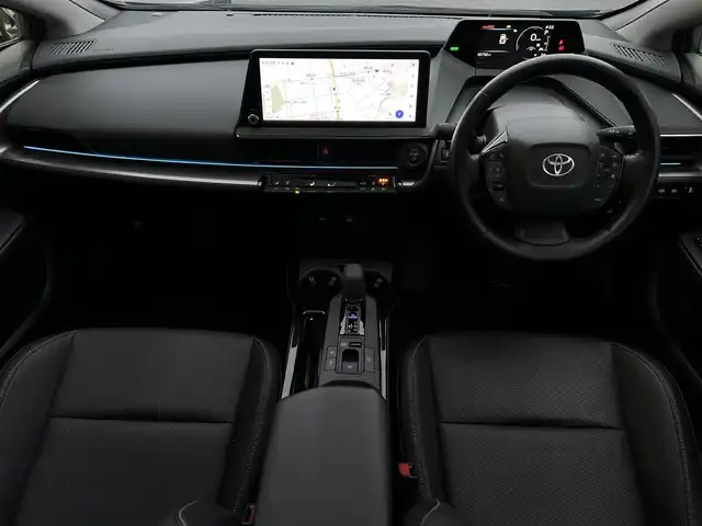 トヨタ プリウス Z 広島県 2023(令5)年 4.3万km グレー 禁煙車/純正12.3インチナビ/フルセグTV/充電用USBタイプC/ワイヤレス充電器/ワンオーナー/ドライブレコーダー/レーダークルーズコントロール/プリクラッシュセーフティ/フロントクロストラフィックアラート/レーントレーシングアシスト/ロードサインアシスト/ドライバー異常時対応システム/プロアクティブドライビングアシスト/緊急時操舵支援/レーンチェンジアシスト/レーンディバーチャアラート/オートマチックハイビーム/ブラインドスポットモニター/パーキングサポートブレーキ/LEDヘッドランプ/LEDライン発光/LEDアクセサリーランプ/ビルトインETC2.0/ドライブレコーダー/合皮巻きステアリングホイール/オートエアコン/スマートエントリー/スタートシステム/パワーバックドア/アクセサリーコンセント/寒冷地仕様ウィンドウシールデアイサー/スペアタイヤ/パノラマルーフ/デジタルインナーミラー/床下通過表示機能