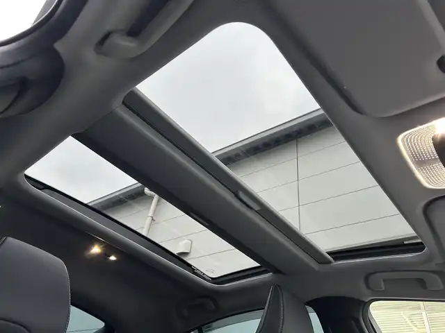 トヨタ プリウス Z 広島県 2023(令5)年 4.3万km グレー 禁煙車/純正12.3インチナビ/フルセグTV/充電用USBタイプC/ワイヤレス充電器/ワンオーナー/ドライブレコーダー/レーダークルーズコントロール/プリクラッシュセーフティ/フロントクロストラフィックアラート/レーントレーシングアシスト/ロードサインアシスト/ドライバー異常時対応システム/プロアクティブドライビングアシスト/緊急時操舵支援/レーンチェンジアシスト/レーンディバーチャアラート/オートマチックハイビーム/ブラインドスポットモニター/パーキングサポートブレーキ/LEDヘッドランプ/LEDライン発光/LEDアクセサリーランプ/ビルトインETC2.0/ドライブレコーダー/合皮巻きステアリングホイール/オートエアコン/スマートエントリー/スタートシステム/パワーバックドア/アクセサリーコンセント/寒冷地仕様ウィンドウシールデアイサー/スペアタイヤ/パノラマルーフ/デジタルインナーミラー/床下通過表示機能