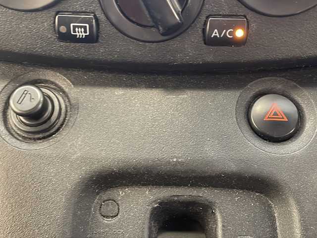 日産 ＮＶ２００バネット 16X－3R 岐阜県 2012(平24)年 14万km ブリリアントシルバー 純正ナビゲーション/Bluetooth/フルセグ視聴/バックモニター/ドライブレコーダー/ETC/HIDヘッドライト/ヘッドライトレベライザー/インテリジェントキー/スペアキー/プライバシーガラス/スライドサイドウインドウ/エンジンイモビライザー  /取扱説明書