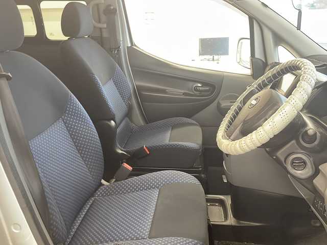 日産 ＮＶ２００バネット 16X－3R 岐阜県 2012(平24)年 14万km ブリリアントシルバー 純正ナビゲーション/Bluetooth/フルセグ視聴/バックモニター/ドライブレコーダー/ETC/HIDヘッドライト/ヘッドライトレベライザー/インテリジェントキー/スペアキー/プライバシーガラス/スライドサイドウインドウ/エンジンイモビライザー  /取扱説明書