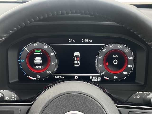 日産 エクストレイル G e－4ORCE 千葉県 2023(令5)年 2万km ベージュ サンルーフ　ブラウン革　ナビ　全方位カメラ　ＢＯＳＥサウンド　ＨＵＤ　２．０ＥＴＣ　ドラレコ　デジタルミラー　自動駐車　アップルカープレイ　電動リアドア　ＬＥＤライト　オートライト　１８インチＡＷ