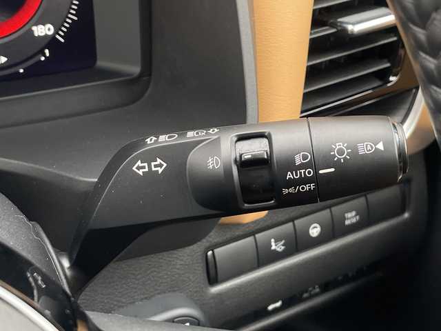 日産 エクストレイル G e－4ORCE 千葉県 2023(令5)年 2万km ベージュ サンルーフ　ブラウン革　ナビ　全方位カメラ　ＢＯＳＥサウンド　ＨＵＤ　２．０ＥＴＣ　ドラレコ　デジタルミラー　自動駐車　アップルカープレイ　電動リアドア　ＬＥＤライト　オートライト　１８インチＡＷ