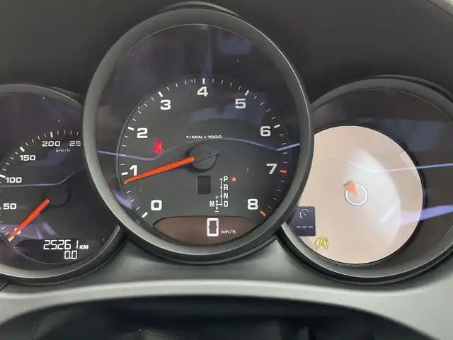 ポルシェ マカン 東京都 2019(令1)年 2.6万km シルバー PCMナビ/360°カメラ/8wayパワーシート/パドルシフト/ACC/スポーツステアリング/HDC/LKA/パワーバックドア/前方ドラレコ/衝突軽減ブレーキ/ETC2.0/サイドアシスト/LEDオートライト/オプション20インチアルミホイール/カラークレストキャップ/ISOFIX