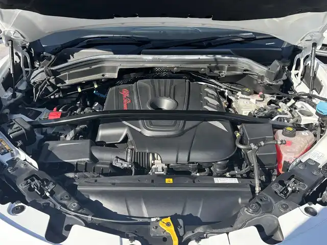 アルファロメオ ステルヴィオ 2.2ターボ ディーゼルQ4 スポーツPKG 京都府 2020(令2)年 3.4万km 白 ワンオーナー/33321キロ/ドライブレコーダー前後/ETC/メモリーナビ/バックカメラ/フルセグTV/ハーマンカードン/レーダークルーズ/メモリーシート123/シートヒーター/ステアリングヒーター/LEDヘットライト/USB/コーナーセンサー/保証書/説明書