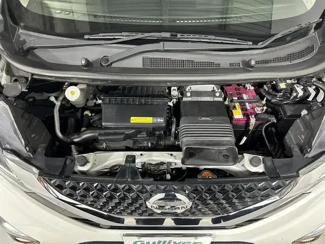 日産 デイズ HWS G ターボ プロパイロットED 佐賀県 2019(令1)年 1.2万km ホワイトパール 純正９型ナビ/(フルセグTV/CD/DVD/Bluetooth)/全方位カメラ/衝突軽減システム/レーンキープアシスト/コーナーセンサー/レーダークルーズコントロール/前後ドラレコ/純正アルミホイール/純正フロアマット/ＬＥＤヘッドライト/オートライト/フォグライト/ベンチシート/ステアリングリモコン/電動パーキングホールド/オートホールド/スマートキー/スペアキー×１/横滑り防止装置/盗難防止装置