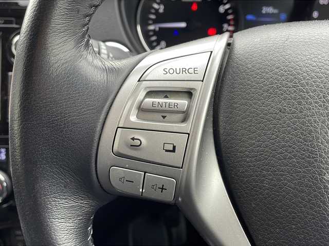 日産 エクストレイル ハイブリッド 20X エマージェンシーブレーキ 新潟県 2015(平27)年 8.6万km ダイヤモンドブラック 4WD/純正ナビ（BT/DTV/FM/AM/フルセグ）/前後ドライブレコーダー/前席シートヒーター/ステアリングスイッチ/夏冬タイヤ/ビルトインETC/電動格納ミラー/ウィンカーミラー