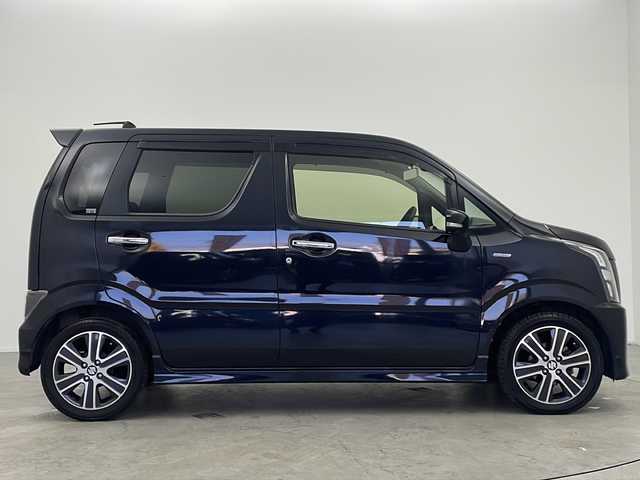 スズキ ワゴンＲ スティングレー HYBRID T 大阪府 2017(平29)年 6.7万km ブルーイッシュブラックパール3 ヘッドアップディスプレイ/純正ナビ(フルセグTV/AM/FM/CD/DVD/BT/USB/AUX/aha)/全方位カメラ(バック、サイド、フロント)/ETC/クルーズコントロール/横滑り防止装置/レーンキープアシスト/盗難防止装置/オートライト/オートマチックハイビーム/衝突被害軽減システム/アイドリングストップ/シートヒーター/ベンチシート/純正フロアマット/純正AW/スマートキー/保証書/取扱説明書