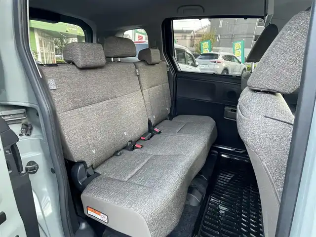 トヨタ シエンタ ハイブリッド Z 埼玉県 2023(令5)年 2万km アーバンカーキ 純正ナビ/純正フリップダウンモニター/パノラミックビューモニター/ビルトインETC2.0/純正前後ドラレコ/両側パワースライドドア/クリアランスソナー/LEDヘッドライト/純正アルミホイール/AC100V1500Wコンセント/レーダークルーズコントロール/セーフティセンス/プッシュスタート/スマートキー/走行１９４５１キロ