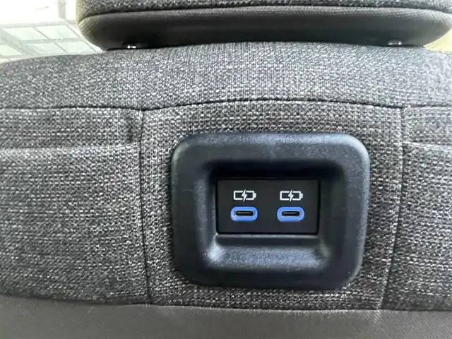 トヨタ シエンタ ハイブリッド Z 埼玉県 2023(令5)年 2万km アーバンカーキ 純正ナビ/純正フリップダウンモニター/パノラミックビューモニター/ビルトインETC2.0/純正前後ドラレコ/両側パワースライドドア/クリアランスソナー/LEDヘッドライト/純正アルミホイール/AC100V1500Wコンセント/レーダークルーズコントロール/セーフティセンス/プッシュスタート/スマートキー/走行１９４５１キロ