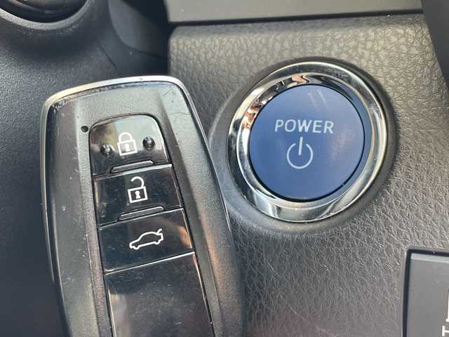 トヨタ カムリ WS 愛知県 2019(令1)年 2.9万km スティールブロンドM トヨタセーフティセンス/純正8型ナビ/レーダークルーズコントロール/バックカメラ/パワーシート/コーナーセンサー/純正アルミホイール/ETC2.0/ブラインドスポットモニター/LEDヘッドライト/パドルシフト/オートマチックハイビーム/ドライブレコーダー/CD DVD/Bluetooth/ステアリングスイッチ/スマートキー/プッシュスタート