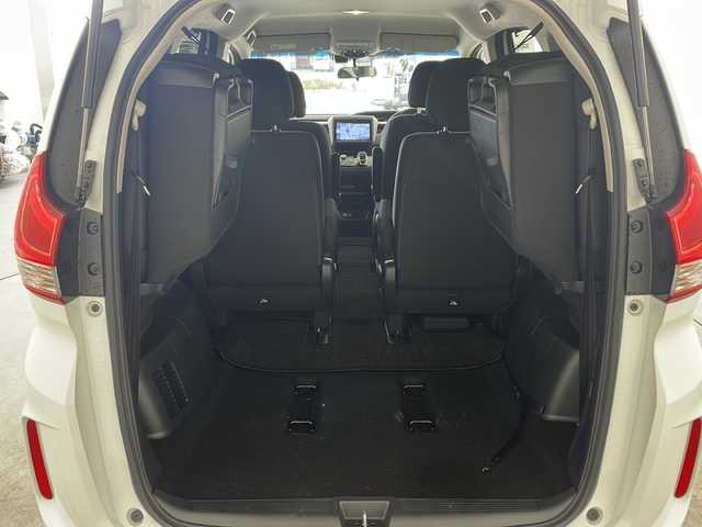 ホンダ フリード ハイブリット G ブラックスタイル 兵庫県 2024(令6)年 2万km プラチナホワイトパール ・純正9インチナビ/CD/DVD/Bluetooth/SD/TV/USB/・バックカメラ/・ビルトインETC/・両側パワースライドドア/・Honda　SENSING/・衝突軽減ブレーキ/・誤発進抑制機能/・歩行者事故低減ステアリング/・先行車発進お知らせ機能/・標識認識機能/・路外逸脱抑制機能/・アダプティブクルーズコントロール/・車線維持支援システム/・後方誤発進抑制機能/・前席シートヒーター/・純正15インチアルミホイール/・コンフォートビュー/・ドアミラーヒーター/・フロントワイパーデアイサー/・スマートキー/・ＬＥＤヘッドライト