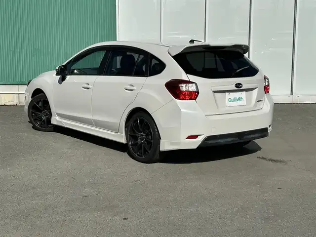スバル インプレッサ スポーツ 1．6i－S 福岡県 2015(平27)年 5.4万km クリスタルホワイトP 社外ナビ(フルセグTV・DVD・FM・AM・BT)/純正アルミホイール/ETC/プッシュスタート/スマートキー/LEDヘッドライト/社外フロアマット