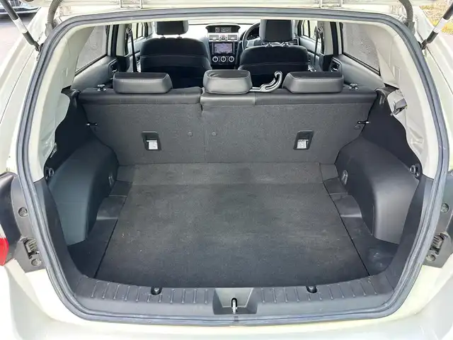 スバル インプレッサ スポーツ 1．6i－S 福岡県 2015(平27)年 5.4万km クリスタルホワイトP 社外ナビ(フルセグTV・DVD・FM・AM・BT)/純正アルミホイール/ETC/プッシュスタート/スマートキー/LEDヘッドライト/社外フロアマット