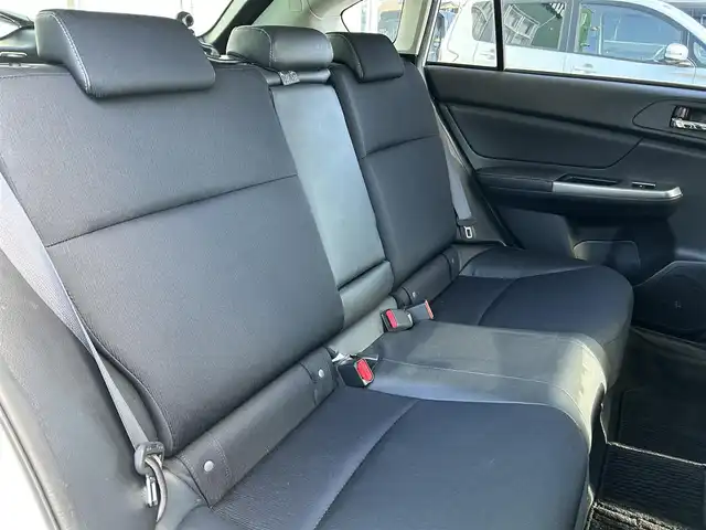 スバル インプレッサ スポーツ 1．6i－S 福岡県 2015(平27)年 5.4万km クリスタルホワイトP 社外ナビ(フルセグTV・DVD・FM・AM・BT)/純正アルミホイール/ETC/プッシュスタート/スマートキー/LEDヘッドライト/社外フロアマット