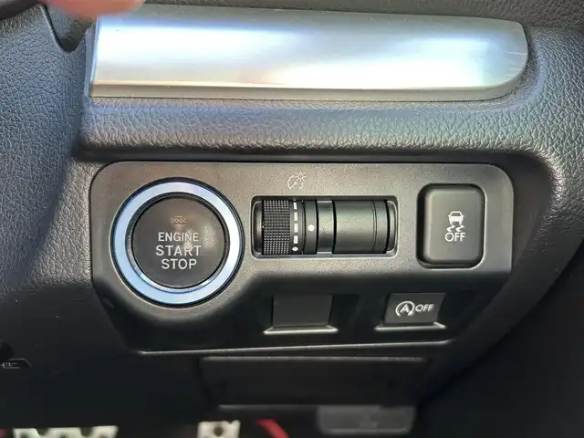 スバル インプレッサ スポーツ 1．6i－S 福岡県 2015(平27)年 5.4万km クリスタルホワイトP 社外ナビ(フルセグTV・DVD・FM・AM・BT)/純正アルミホイール/ETC/プッシュスタート/スマートキー/LEDヘッドライト/社外フロアマット