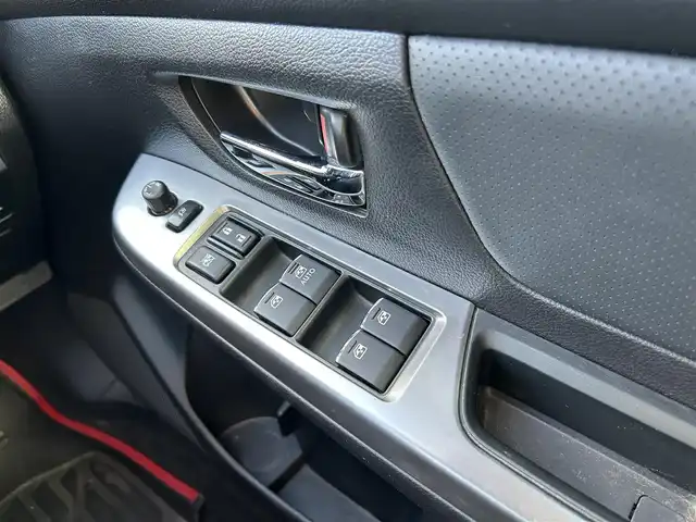 スバル インプレッサ スポーツ 1．6i－S 福岡県 2015(平27)年 5.4万km クリスタルホワイトP 社外ナビ(フルセグTV・DVD・FM・AM・BT)/純正アルミホイール/ETC/プッシュスタート/スマートキー/LEDヘッドライト/社外フロアマット