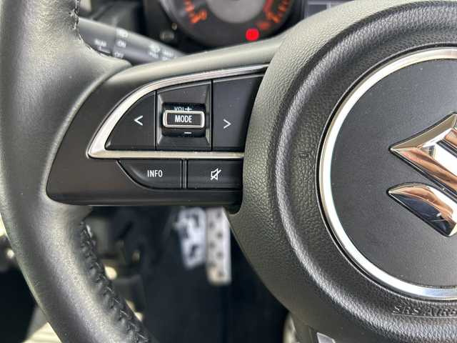 スズキ ジムニー XC 愛媛県 2021(令3)年 7.8万km ピュアホワイトP 純正ナビ/Bluetooth/CD/DVD/フルセグ/SD/ETC/クルーズコントロール/ドライブレコーダー前後/バックカメラ/社外テール/４WD/シートヒーター/フォグランプ/純正１６インチAW/ミラーヒーター/レーンキープアシスト/オートLEDヘッドライト/純正フロアマット/スマートキー