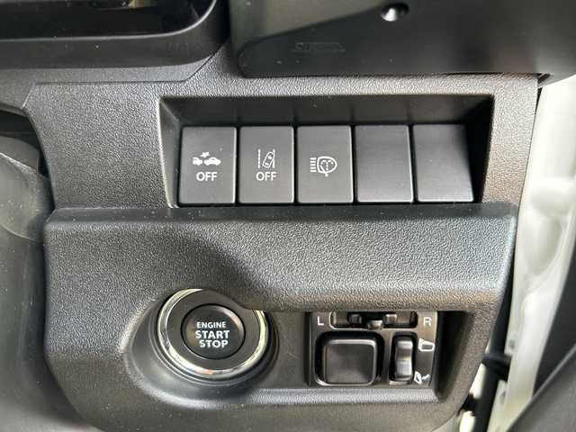 スズキ ジムニー XC 愛媛県 2021(令3)年 7.8万km ピュアホワイトP 純正ナビ/Bluetooth/CD/DVD/フルセグ/SD/ETC/クルーズコントロール/ドライブレコーダー前後/バックカメラ/社外テール/４WD/シートヒーター/フォグランプ/純正１６インチAW/ミラーヒーター/レーンキープアシスト/オートLEDヘッドライト/純正フロアマット/スマートキー