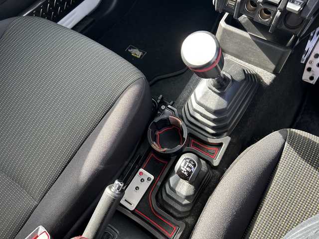 スズキ ジムニー XC 愛媛県 2021(令3)年 7.8万km ピュアホワイトP 純正ナビ/Bluetooth/CD/DVD/フルセグ/SD/ETC/クルーズコントロール/ドライブレコーダー前後/バックカメラ/社外テール/４WD/シートヒーター/フォグランプ/純正１６インチAW/ミラーヒーター/レーンキープアシスト/オートLEDヘッドライト/純正フロアマット/スマートキー