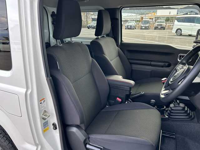 スズキ ジムニー XC 愛媛県 2021(令3)年 7.8万km ピュアホワイトP 純正ナビ/Bluetooth/CD/DVD/フルセグ/SD/ETC/クルーズコントロール/ドライブレコーダー前後/バックカメラ/社外テール/４WD/シートヒーター/フォグランプ/純正１６インチAW/ミラーヒーター/レーンキープアシスト/オートLEDヘッドライト/純正フロアマット/スマートキー