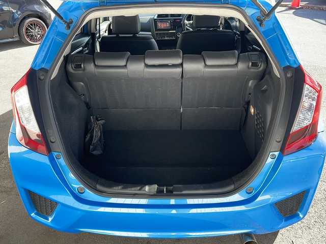 ホンダ フィット ハイブリット Lパッケージ 長野県 2013(平25)年 9.8万km ビビットスカイブルーP 純正ナビ/バックカメラ/ハーフレザーシート/ETC/社外15インチアルミ/ホイール付き冬タイヤ積込/クルーズコントロール/社外マフラー/マフラー積込/取説/スぺアキ―