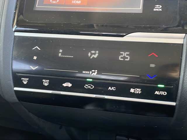 ホンダ フィット ハイブリット Lパッケージ 長野県 2013(平25)年 9.8万km ビビットスカイブルーP 純正ナビ/バックカメラ/ハーフレザーシート/ETC/社外15インチアルミ/ホイール付き冬タイヤ積込/クルーズコントロール/社外マフラー/マフラー積込/取説/スぺアキ―