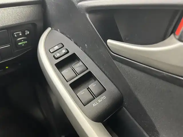 トヨタ プリウス S 千葉県 2012(平24)年 6.2万km ボルドーマイカメタリック 禁煙車/純正ナビ/・NSZT-W61G/・CD/DVD/BT/AUX/フルセグ/バックカメラ/スマートキー/スペアキー/ビルトインETC/HIDヘッドライト/オートライト/ステアリングスイッチ/純正15インチアルミホイール/サイド＆カーテンエアバッグ/横滑り防止装置/純正フロアマット