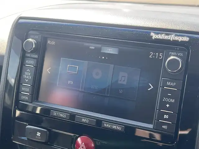 三菱 デリカＤ：５ D－Premium 秋田県 2015(平27)年 7.4万km ウォームホワイトパール 純正ナビ/４WD/両側パワスラ/純正アルミ/D席パワーシート/フルセグ/バックカメラ/スマートキー/前席シートヒーター/クルーズコントロール/フリップダウンモニター/パドルシフト/ルーフラック/スキッドバー/ETC/電動リアゲート/ステアリングスイッチ/社外フロアマット/純正ドアバイザー/オートライト/ダブルオートエアコン/パワーステアリング/パワーウィンドウ/電動格納ミラー/保証書/取扱説明書/記録簿