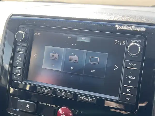 三菱 デリカＤ：５ D－Premium 秋田県 2015(平27)年 7.4万km ウォームホワイトパール 純正ナビ/４WD/両側パワスラ/純正アルミ/D席パワーシート/フルセグ/バックカメラ/スマートキー/前席シートヒーター/クルーズコントロール/フリップダウンモニター/パドルシフト/ルーフラック/スキッドバー/ETC/電動リアゲート/ステアリングスイッチ/社外フロアマット/純正ドアバイザー/オートライト/ダブルオートエアコン/パワーステアリング/パワーウィンドウ/電動格納ミラー/保証書/取扱説明書/記録簿
