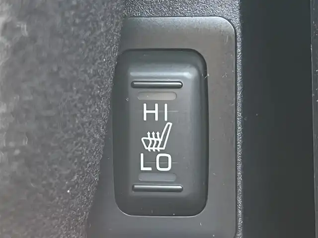 三菱 デリカＤ：５ D－Premium 秋田県 2015(平27)年 7.4万km ウォームホワイトパール 純正ナビ/４WD/両側パワスラ/純正アルミ/D席パワーシート/フルセグ/バックカメラ/スマートキー/前席シートヒーター/クルーズコントロール/フリップダウンモニター/パドルシフト/ルーフラック/スキッドバー/ETC/電動リアゲート/ステアリングスイッチ/社外フロアマット/純正ドアバイザー/オートライト/ダブルオートエアコン/パワーステアリング/パワーウィンドウ/電動格納ミラー/保証書/取扱説明書/記録簿
