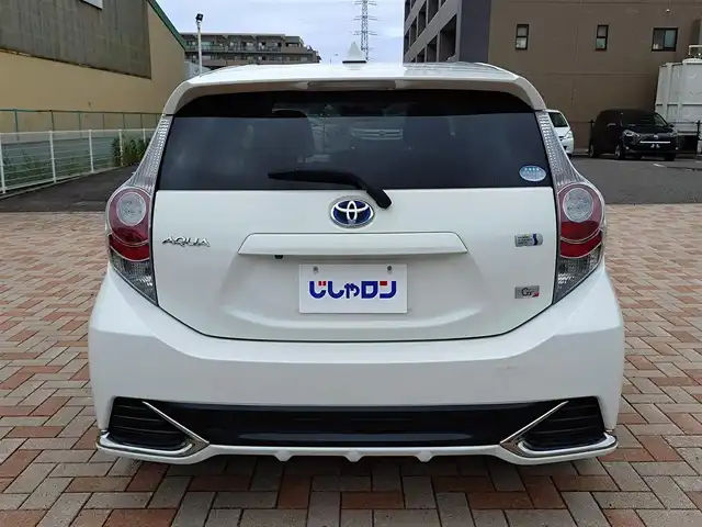 トヨタ アクア G G’s 新潟県 2014(平26)年 8.2万km ライムホワイトパールクリスタルシャイン (株)IDOMが運営する【じしゃロン新潟店】の自社ローン専用車両になります。/こちらは現金またはオートローンご利用時の価格です。自社ローンご希望の方は別途その旨お申付け下さい/純正SDナビ/FM/AM/CD/視聴可能/ワンセグTV視聴可能(走行中視聴可能)/Bluetooth/USB接続可能/バックカメラ/ETC/プッシュスタート/ハーフレザーシート/前方のみドライブレコーダー(品番：DRY-FH51)/純正フロアマット/電動格納ウィンカーミラー/フォグランプ/ECO/EVモード/スマートキー/スペアキー×１/取扱説明書