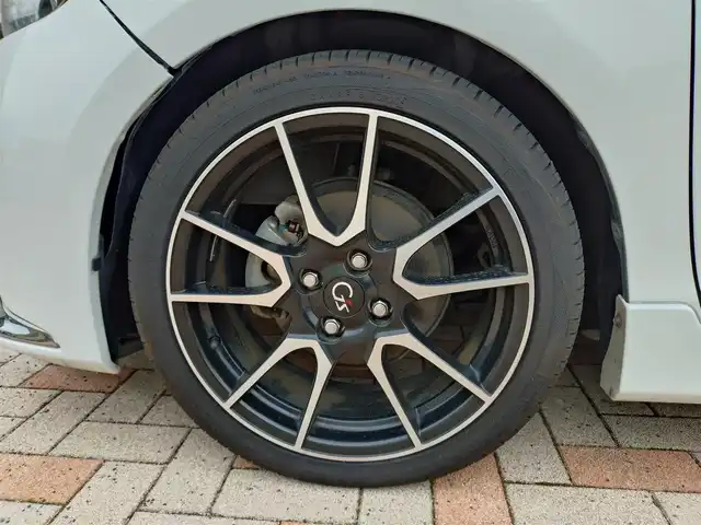 トヨタ アクア G G’s 新潟県 2014(平26)年 8.2万km ライムホワイトパールクリスタルシャイン (株)IDOMが運営する【じしゃロン新潟店】の自社ローン専用車両になります。/こちらは現金またはオートローンご利用時の価格です。自社ローンご希望の方は別途その旨お申付け下さい/純正SDナビ/FM/AM/CD/視聴可能/ワンセグTV視聴可能(走行中視聴可能)/Bluetooth/USB接続可能/バックカメラ/ETC/プッシュスタート/ハーフレザーシート/前方のみドライブレコーダー(品番：DRY-FH51)/純正フロアマット/電動格納ウィンカーミラー/フォグランプ/ECO/EVモード/スマートキー/スペアキー×１/取扱説明書