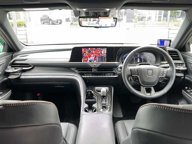 トヨタ クラウン スポーツ Z 大阪府 2024(令6)年 1.3万km プレシャスホワイトパール ワンオーナー/スマートキー/クラウン専用キー/モデリスタエアロパーツ（フロント・サイド・リア）/モデリスタ21インチアルミホイール/ビルトイン2.0ETC/ドライブレコーダー前・後/カラーヘッドアップディスプレイ/D・N席パワーシート/D席パワーイージーアクセスシステム/１２．３インチディスプレイオーディオ/フルセグ/BT/AM/FM/フルタイム４WD/前席シートヒーター・シートベンチレーション/ステアリングヒーター/パノラマルーフ/マイコンプリセットドライビングシステム/ハンズフリーパワーバックドア/レーダークルーズコントロール/電動パーキングブレーキ/トヨタセーフティーセンス/トヨタチームメイト/プリクラッシュセーフティー/ステアリングヒーター/パノラミックビューモニター/助手席肩口パワーシートスイッチ/置くだけ充電/パーキングサポートブレーキ/アクティブハイビームシステム/レーンアシスト/ウインカーミラー/左右独立温度コントロールフルオートエアコン/ナノイーX/ドライブモードセレクト/コーナリングビュー/サイドクリアランスビュー