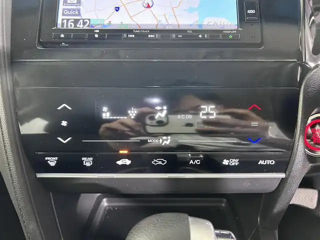 ホンダ シャトル G ホンダセンシング 佐賀県 2021(令3)年 4万km クリスタルブラックパール 純正7インチナビ/CD/DVD/ワンセグTV/Bluetooth/バックカメラ/衝突軽減システム/レーダークルーズコントロール/レーンアシスト/オートライト/先行者発進告知/ロードサインアシスト/LEDヘッドライト/フォグライト/ビルトインETC/ISOFIXシート/フロアマット/スマートキー/スペアキー/電動格納ミラー/禁煙車/ステアリングスイッチ/ウィンカーミラー