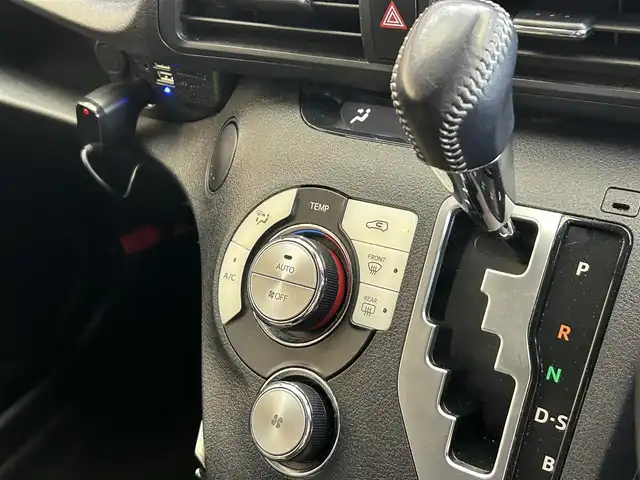 トヨタ シエンタ G 岩手県 2015(平27)年 11.7万km ヴィンテージブラウンパールクリスタルシャイン ４WD/純正ナビ（（CD/DVD/フルセグTV/Bluetooth）/バックカメラ/両側パワースライドドア/ETC/F/Rドライブレコーダー/プッシュスタート/衝突軽減・横滑り防止/スマートキー