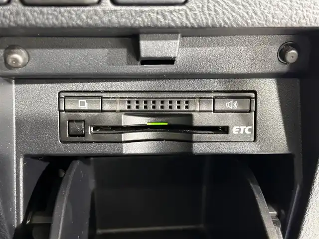 トヨタ ヴェルファイア X 佐賀県 2017(平29)年 7.4万km ホワイトパールクリスタルシャイン 純正８インチナビ/(フルセグTV/CD/DVD/BT/SD録音/AM・FM)/フリップダウンモニター/ツインサンルーフ/バックカメラ/TRD２０インチアルミホイール/両側パワースライドドア/コーナーセンサー/オートブレーキホールド/純正LEDヘッドライト/オートライト/フォグライト/マニュアル付きオートマチック/フロアマット/スマートキー