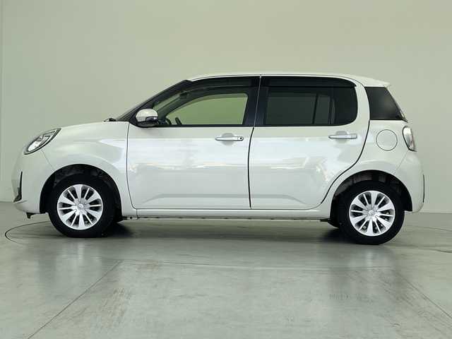 トヨタ パッソ モーダ 愛知県 2019(令1)年 2.9万km パールホワイトⅢ 純正ナビ/・Bluetooth/・CD/・フルセグテレビ/バックカメラ/衝突軽減ブレーキ/オートマチックハイビーム/前後コーナーセンサー/前方ドライブレコーダー/ビルトインETC/LEDヘッドライト/スマートキー/アイドリングストップ