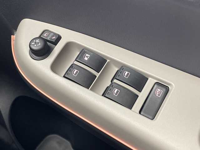 トヨタ パッソ モーダ 愛知県 2019(令1)年 2.9万km パールホワイトⅢ 純正ナビ/・Bluetooth/・CD/・フルセグテレビ/バックカメラ/衝突軽減ブレーキ/オートマチックハイビーム/前後コーナーセンサー/前方ドライブレコーダー/ビルトインETC/LEDヘッドライト/スマートキー/アイドリングストップ