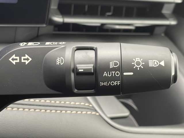 日産 セレナ e－パワー ハイウェイスター V 千葉県 2025(令7)年 0.1千km プリズムホワイト 登録済未使用車/純正９型ナビ/全方位カメラ/ビルトインＥＴＣ２．０/置くだけ充電/インテリジェントルームミラー/プロパイロット/コーナーセンサー/エマージェンシーブレーキ/レーンキープ/ＢＳＷ/両側電動スライドドア/ＬＥＤヘッドライト